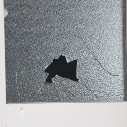 割れたガラスイメージ